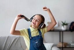 TOP 25 bài hát tiếng Anh cho bé mang lại cảm hứng học tập hiệu quả